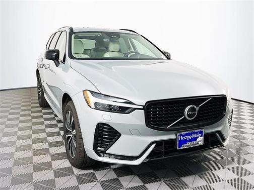 2025 Volvo XC60 B5 Core
