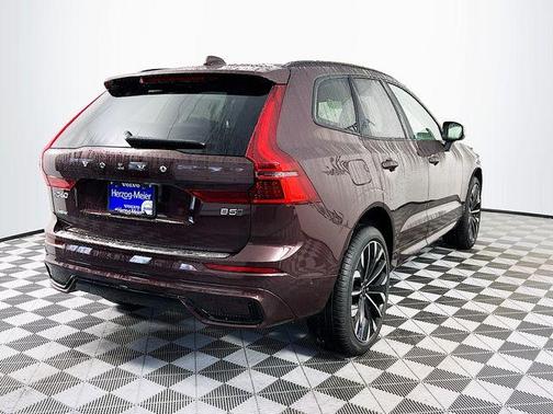 2026 Volvo XC60 B5 Ultra
