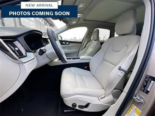 2024 Volvo XC60 Recharge Plug-In Hybrid T8 Plus Dark Theme