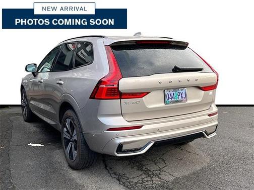 2024 Volvo XC60 Recharge Plug-In Hybrid T8 Plus Dark Theme