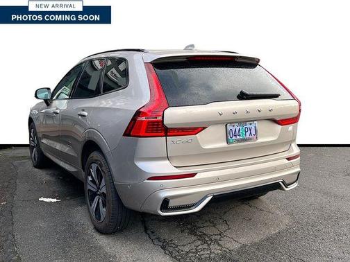 2024 Volvo XC60 Recharge Plug-In Hybrid T8 Plus Dark Theme