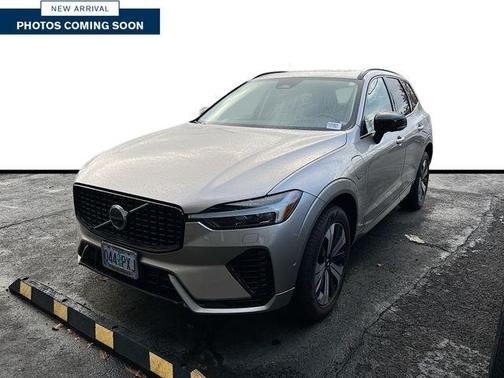 2024 Volvo XC60 Recharge Plug-In Hybrid T8 Plus Dark Theme