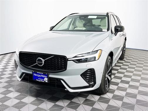 2025 Volvo XC60 Plug-In Hybrid T8 Ultra