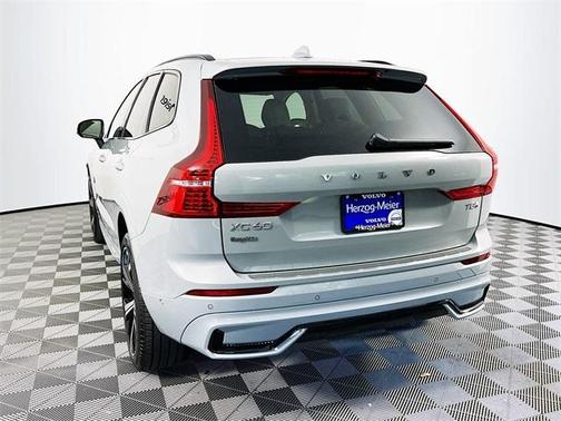 2025 Volvo XC60 Plug-In Hybrid T8 Ultra