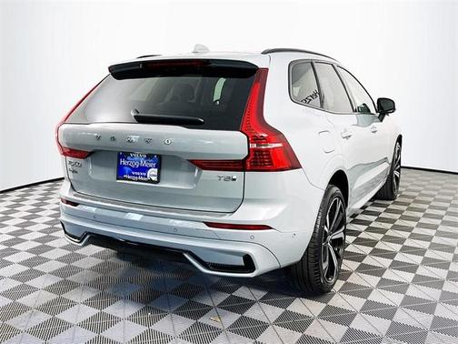 2025 Volvo XC60 Plug-In Hybrid T8 Ultra