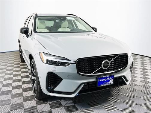 2025 Volvo XC60 Plug-In Hybrid T8 Ultra