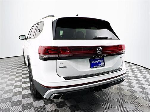 2025 Volkswagen Atlas 2.0T Peak Edition