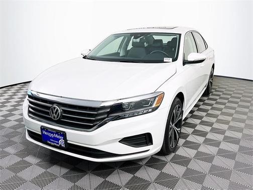 2022 Volkswagen Passat 2.0T SE