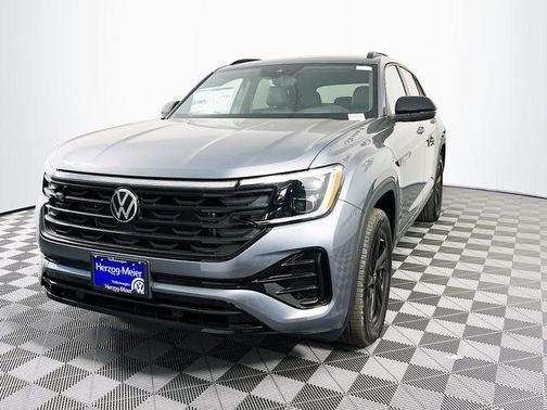 2025 Volkswagen Atlas Cross Sport 2.0T SEL R-Line Black