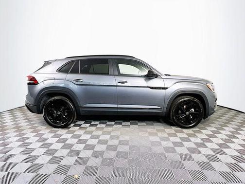 2025 Volkswagen Atlas Cross Sport 2.0T SEL R-Line Black