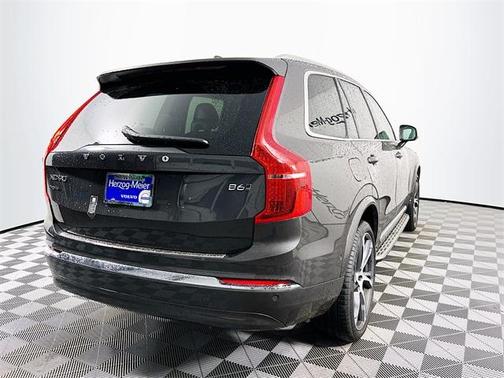 2024 Volvo XC90 B6 Plus Bright Theme 7-Seater