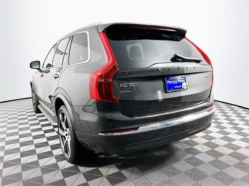 2024 Volvo XC90 B6 Plus Bright Theme 7-Seater