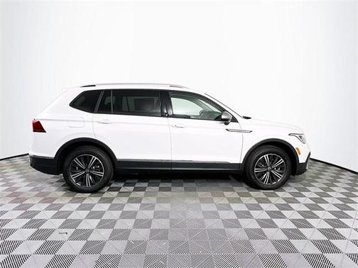2024 Volkswagen Tiguan 2.0T Wolfsburg Edition