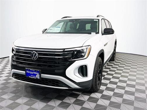 2025 Volkswagen Atlas 2.0T Peak Edition