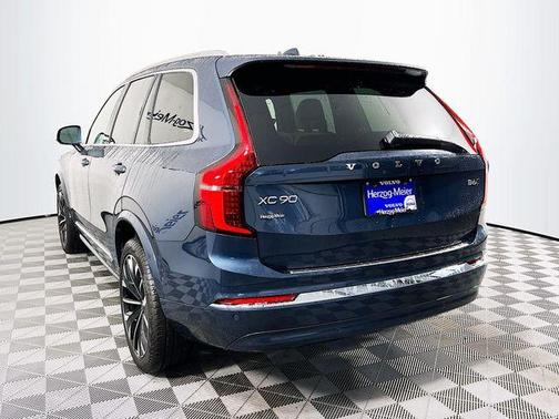 2026 Volvo XC90 B6 Plus 7-Seater