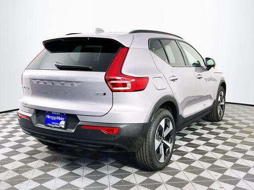2026 Volvo XC40 B5 Plus