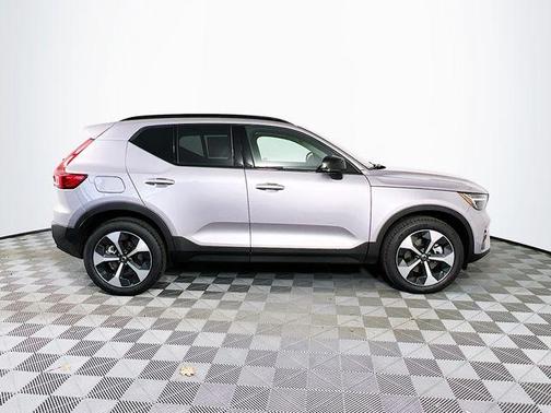2026 Volvo XC40 B5 Plus