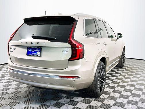 Bright 2026 Volvo XC90 Plug-In Hybrid T8 Plus 7-Seater