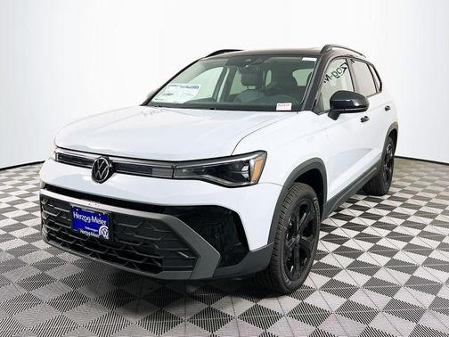 2026 Volkswagen Taos 1.5T SE Black