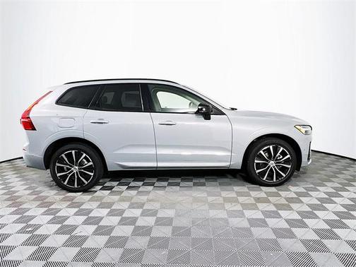 2025 Volvo XC60 B5 Plus