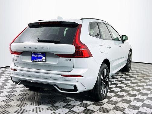 2026 Volvo XC60 B5 Core