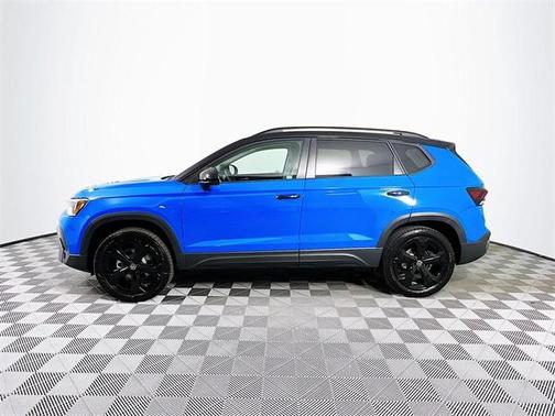2025 Volkswagen Taos 1.5T SE Black