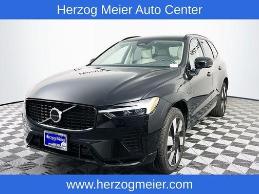 2025 Volvo XC60 Plug-In Hybrid T8 Plus