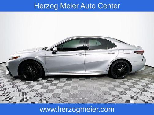 2022 Toyota Camry Hybrid XSE