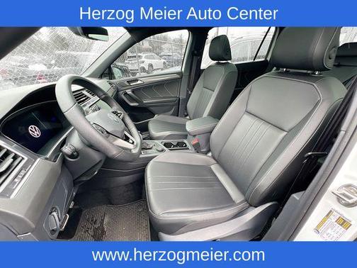 2024 Volkswagen Tiguan 2.0T SE R-Line Black