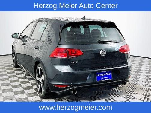 2016 Volkswagen Golf GTI 2.0T SE 4-Door