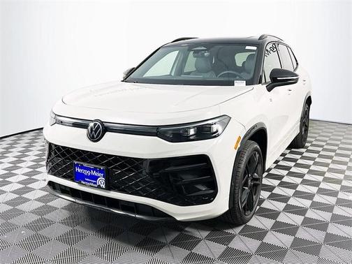 2025 Volkswagen Tiguan 2.0T SE R-Line Black