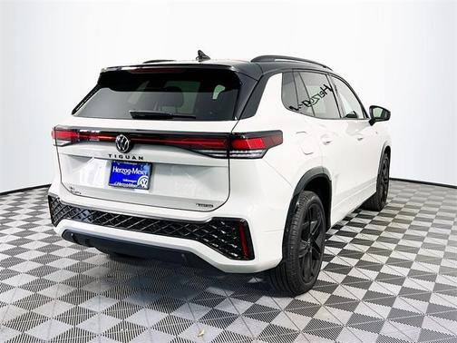 2025 Volkswagen Tiguan 2.0T SE R-Line Black