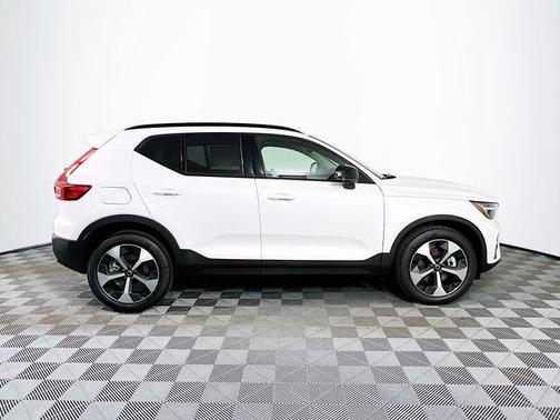 Crystal White 2026 Volvo XC40 B5 Plus