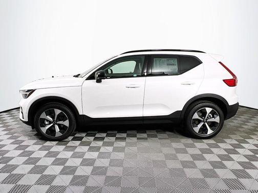Crystal White 2026 Volvo XC40 B5 Plus