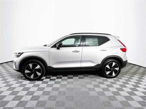 2025 Volvo EX40 Single Motor Extended Range Core