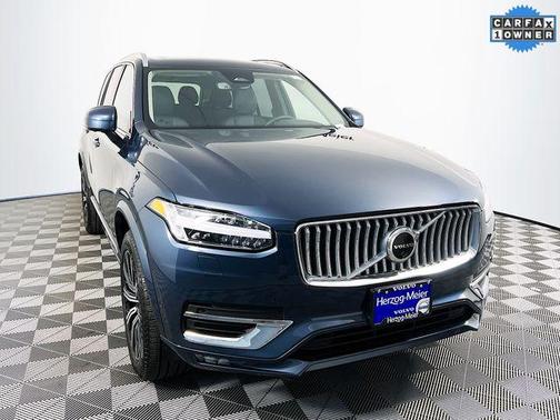 2025 Volvo XC90 B6 Plus 7-Seater