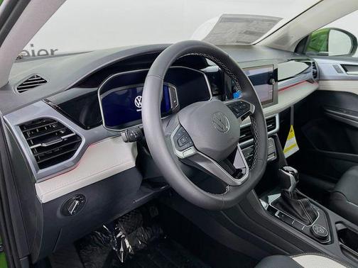 2025 Volkswagen Taos 1.5T SEL