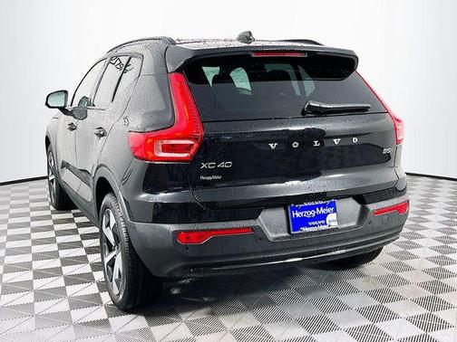 2026 Volvo XC40 B5 Plus