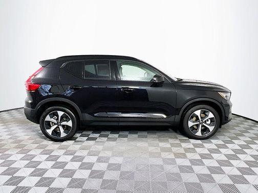 2026 Volvo XC40 B5 Plus