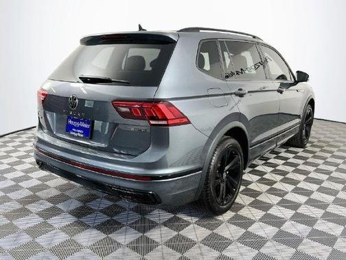 Platinum Gray Metallic 2024 Volkswagen Tiguan 2.0T SE R-Line Black