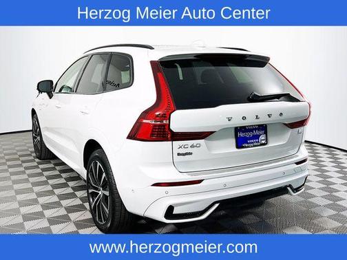 Crystal White 2023 Volvo XC60 Recharge Plug-In Hybrid T8 Plus Dark Theme