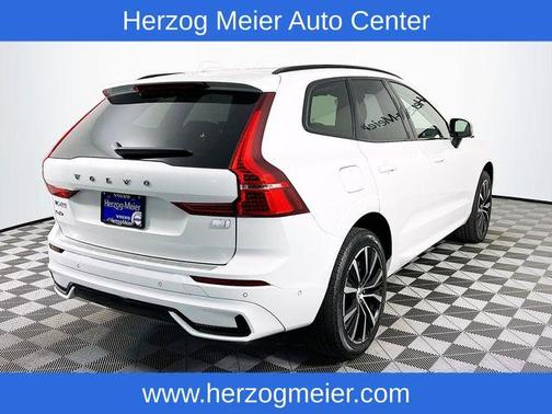 Crystal White 2023 Volvo XC60 Recharge Plug-In Hybrid T8 Plus Dark Theme