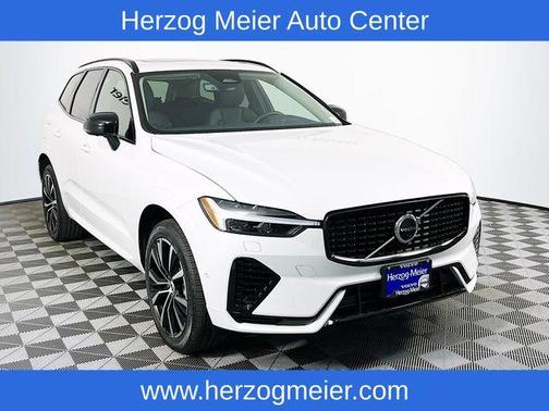 Crystal White 2023 Volvo XC60 Recharge Plug-In Hybrid T8 Plus Dark Theme
