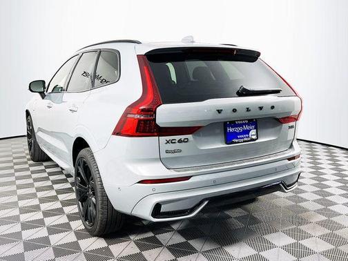 2026 Volvo XC60 Plug-In Hybrid T8 Ultra Black Edition