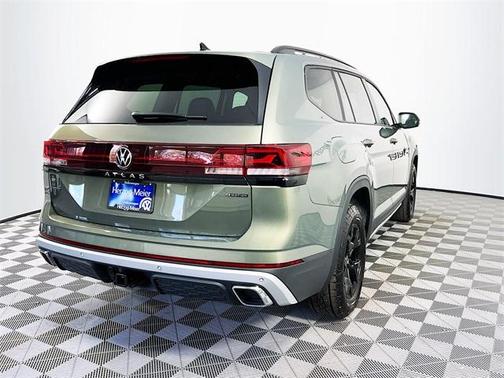 2025 Volkswagen Atlas 2.0T Peak Edition