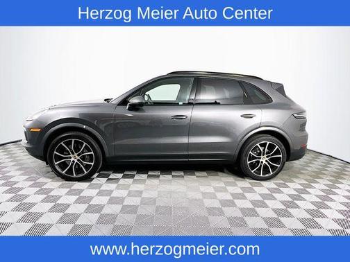 Quartzite Grey Metallic 2023 Porsche Cayenne Base