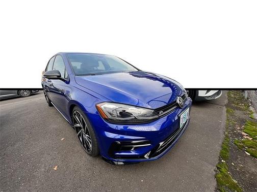 2019 Volkswagen Golf R 2.0T w/DCC & Navigation
