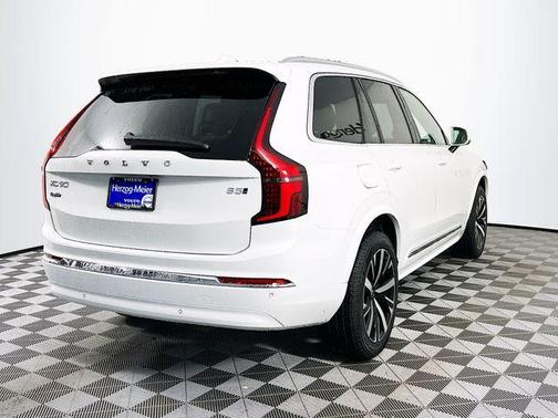 2026 Volvo XC90 B5 Core