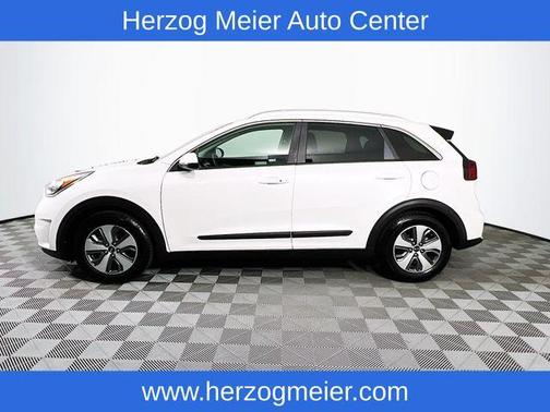 Snow White Pearl 2019 Kia Niro LX