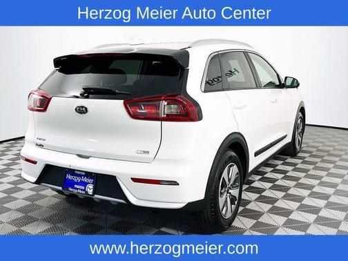 Snow White Pearl 2019 Kia Niro LX